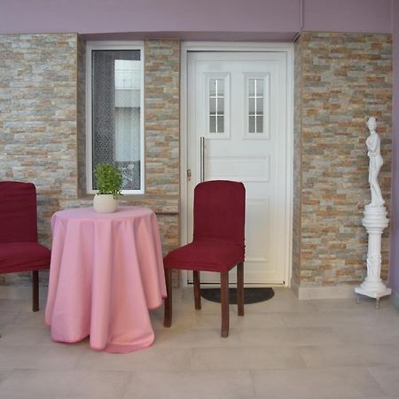 Kalamata home, Agia triada Luaran gambar
