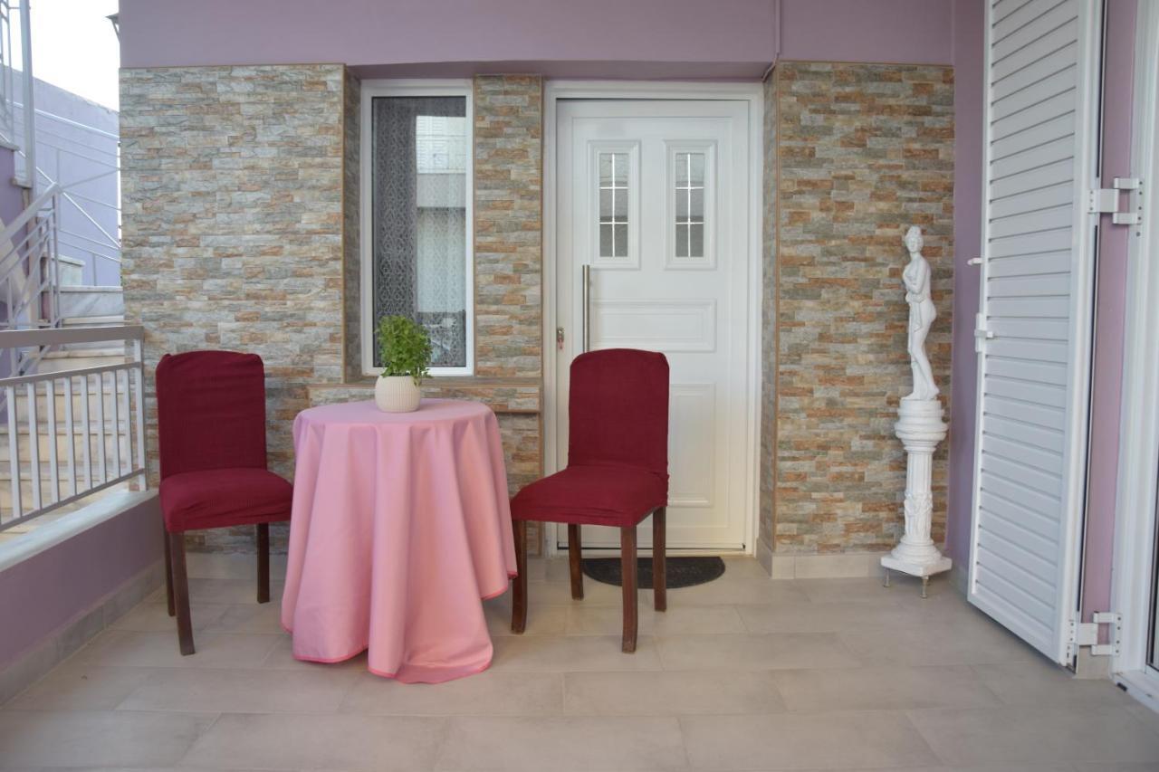 Kalamata home, Agia triada Luaran gambar