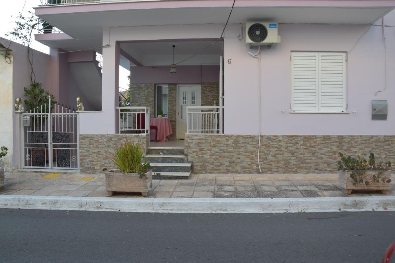 Kalamata home, Agia triada Luaran gambar