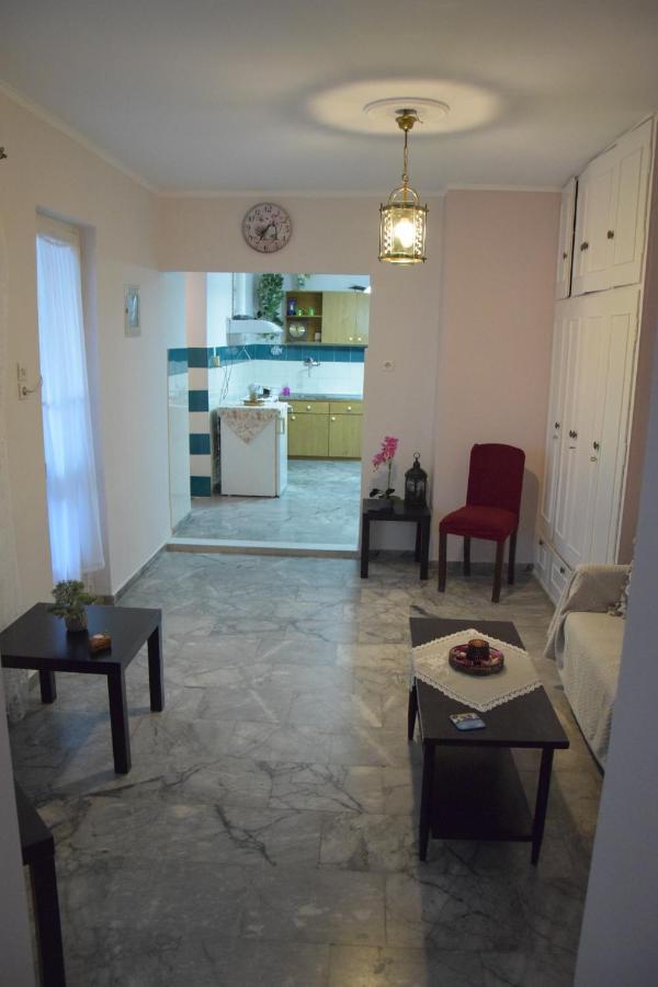 Kalamata home, Agia triada Luaran gambar